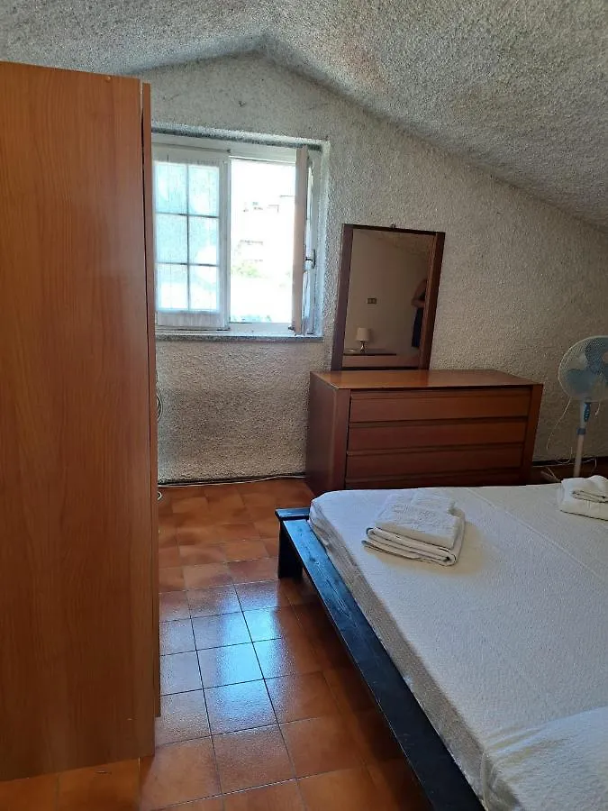 Apartman Appartamento Mansardato Con 2 Camere Da Letto Muggiò