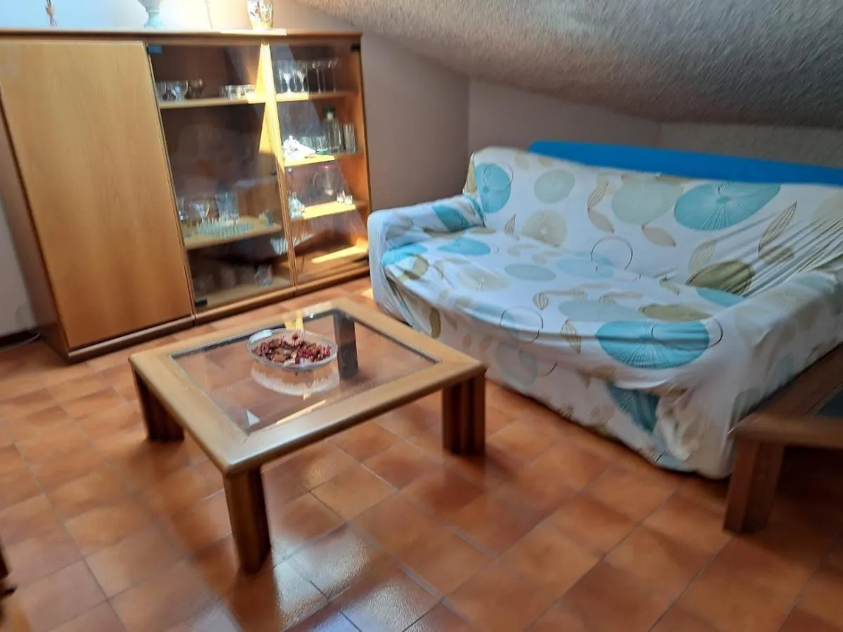 Apartman Appartamento Mansardato Con 2 Camere Da Letto Muggiò